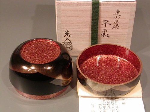 平棗　遠山蒔絵　内銀　光入作 Amazon | 茶道具 平棗 遠山蒔絵 内梨地、 二代 鈴木光入作 | 佐藤大観